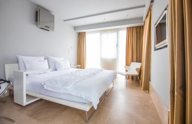 Standard Double Room with Garden View image 1
