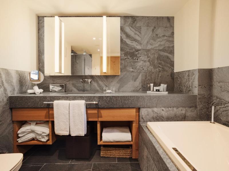 Junior Suite image 3