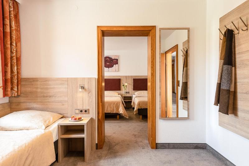Quadruple Room image 4