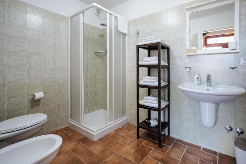 Superior Quadruple Room image 2