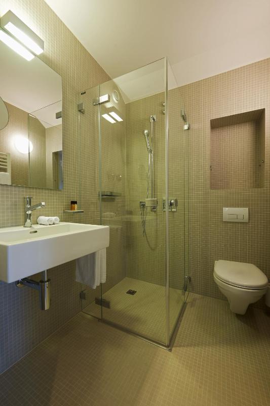 Superior Single Room image 2
