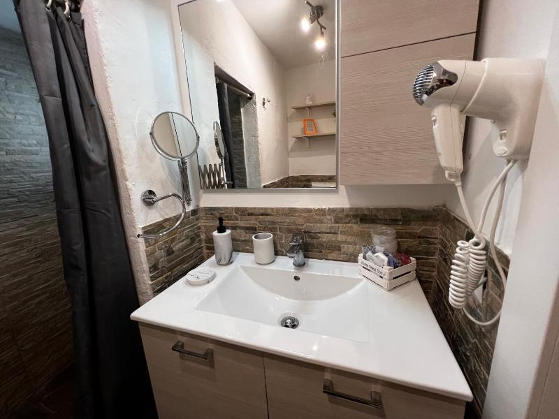 Deluxe Double Room image 2