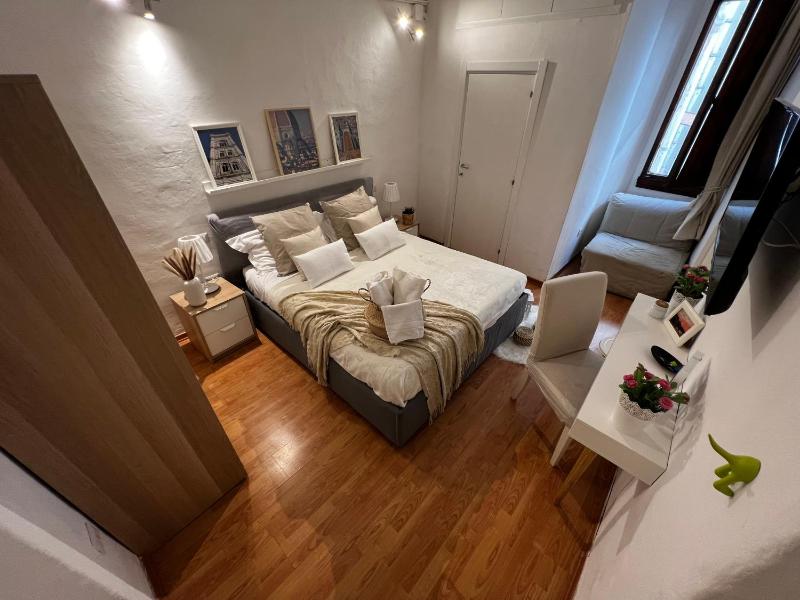 Deluxe Double Room image 1