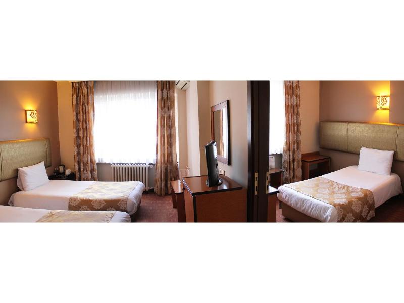 Comfort Triple Room image 2