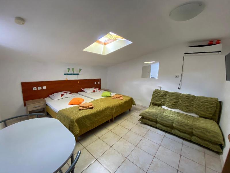 Garsoniere Victor Seaview Aer Conditionat- Bucatarie-Primim Carduri Vacanta-Pet Friendly la 3 minute de Plaja Reyna-Zoom Beach - image 23