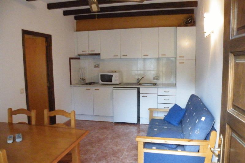 One-Bedroom Apartment image 2