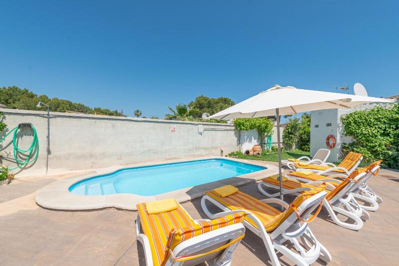 Villa Luna beach and pool - image 30