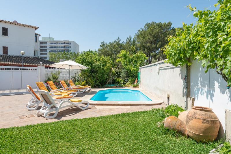 Villa Luna beach and pool - image 2