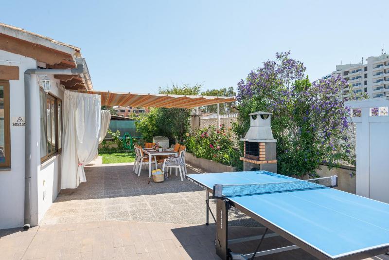 Villa Luna beach and pool - image 7