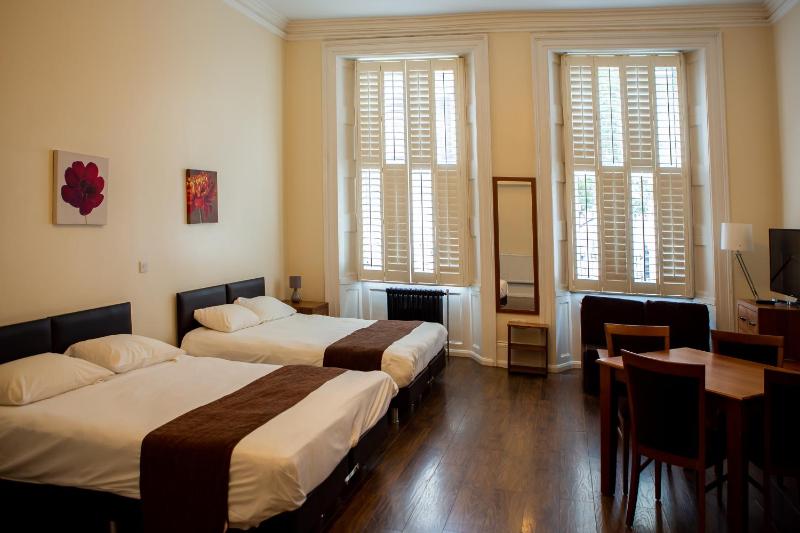 Quadruple Room image 4