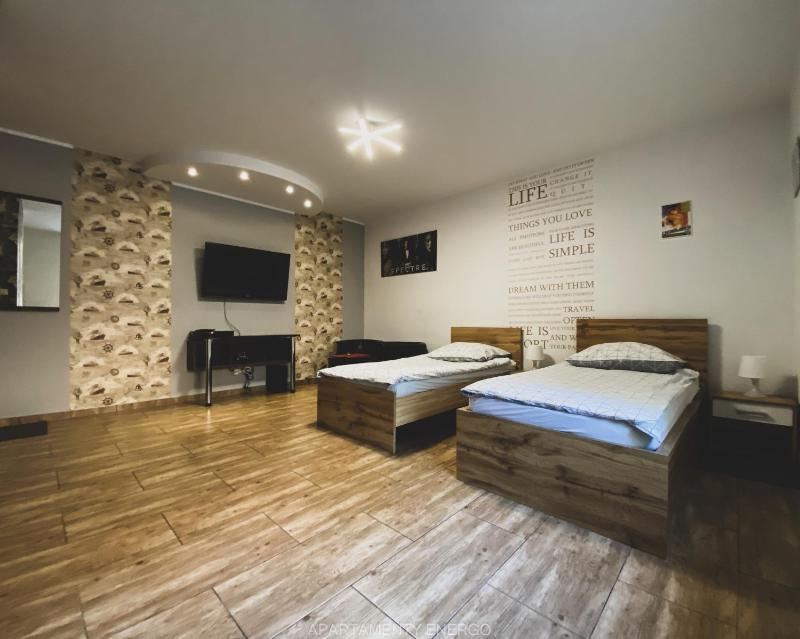 Twin Room image 3