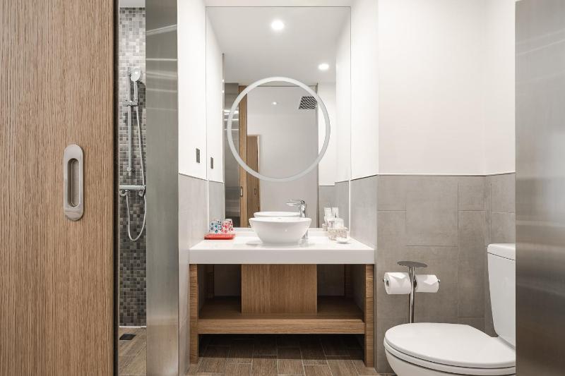 Exquisite Double Room - No Window image 1