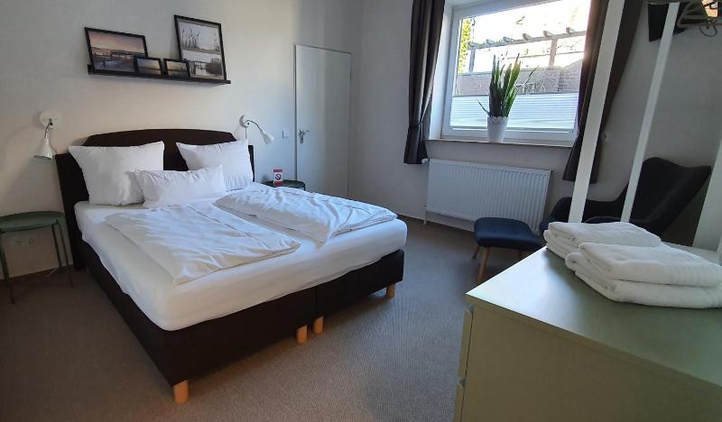 Double Room with Private Bathroom image 1