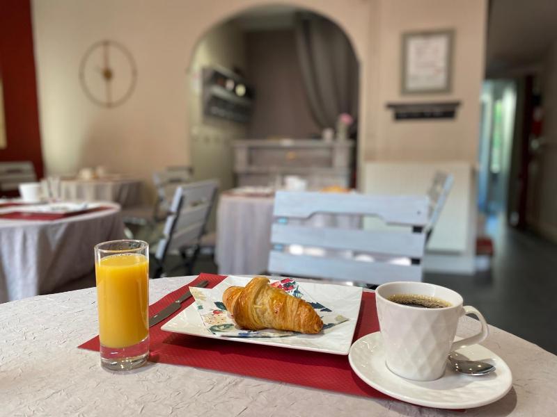 Hotel Saint Yves - image 27
