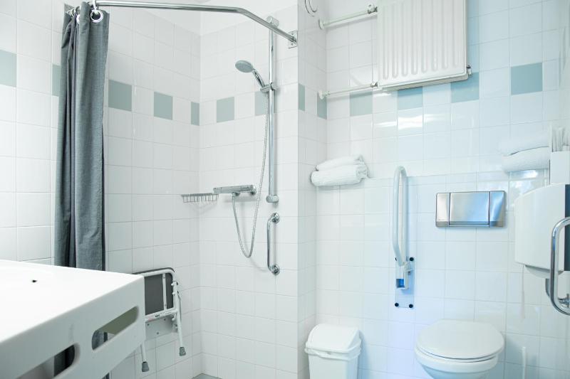 Standard Twin Room - Disability Access image 1
