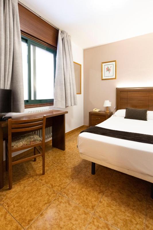 Single Room image 1