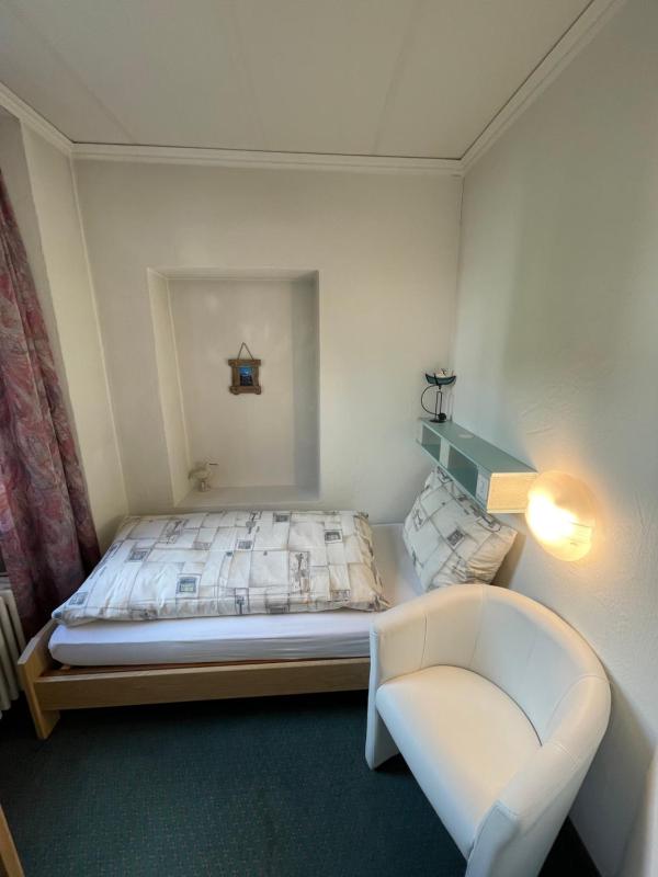 Single Room with Balcony image 4