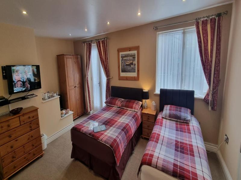 Deluxe Family Room image 4
