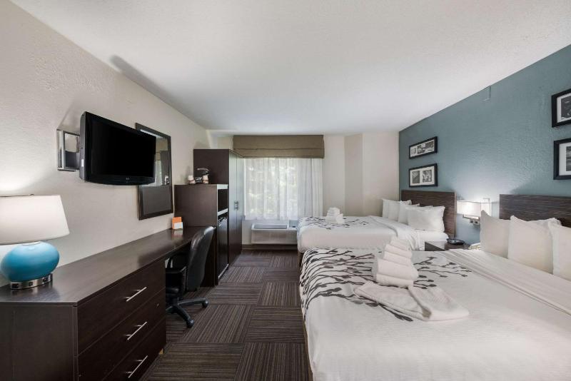 Double Room with Two Double Beds - Non-Smoking image 4