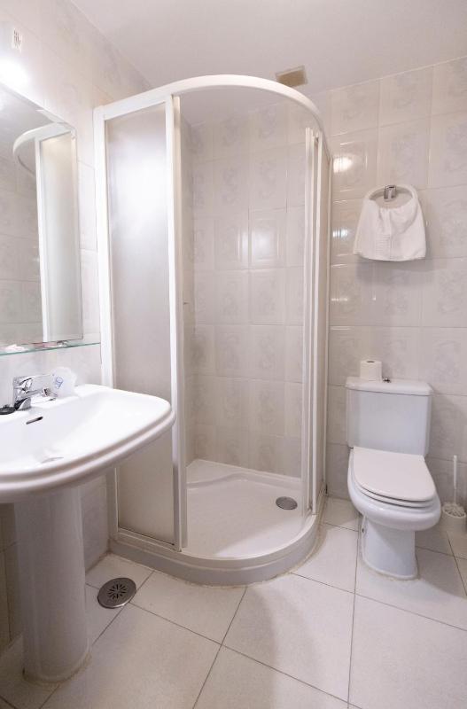 Single Room image 4