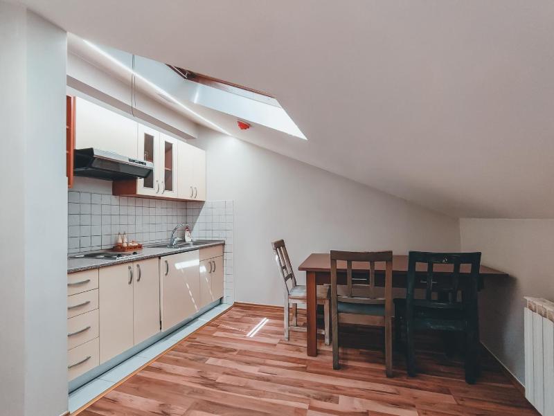 One-Bedroom Apartment image 4
