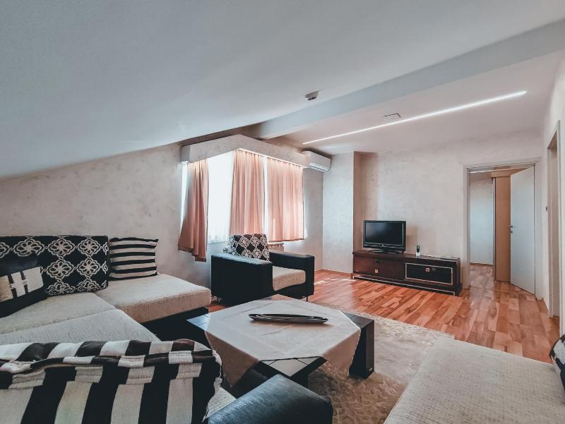 One-Bedroom Apartment image 1