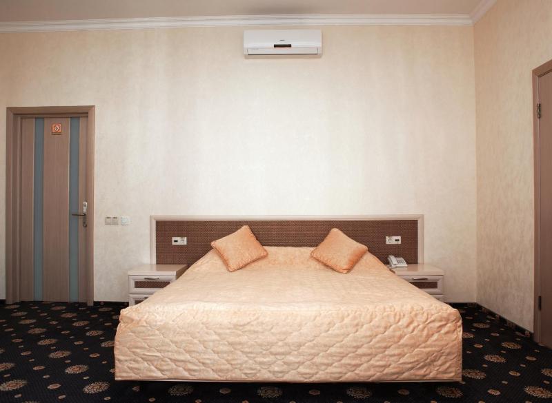 Deluxe Double Room image 1
