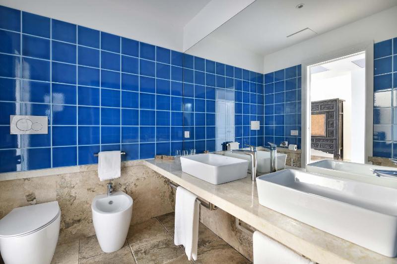 Family Suite with Sea View image 4