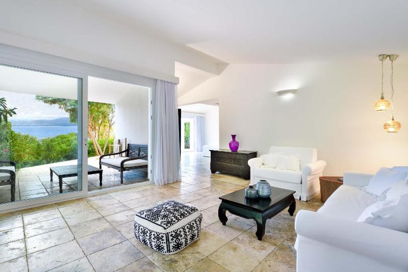 Family Suite with Sea View image 1