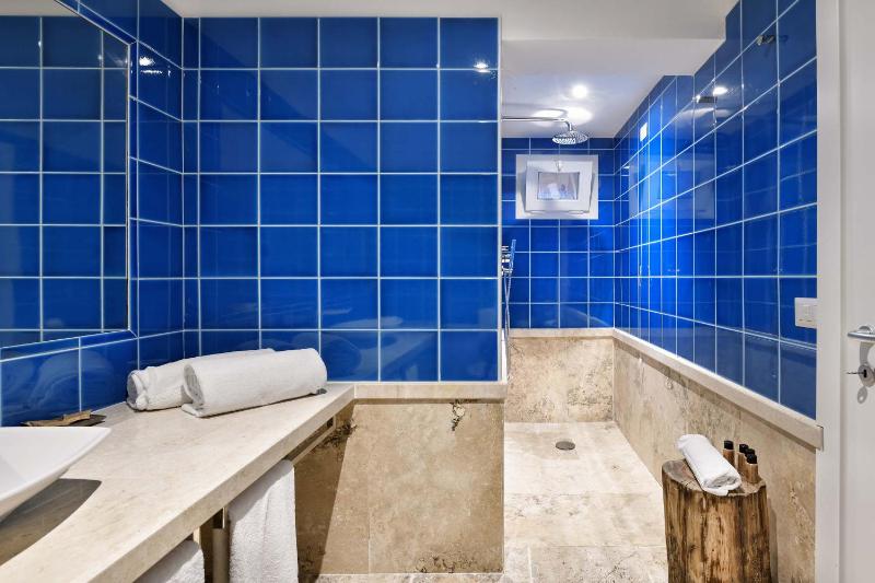 Family Suite with Sea View image 2