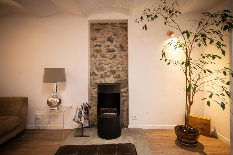 Beautiful converted one bedroom apartment - image 11