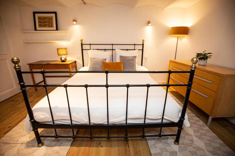 Beautiful converted one bedroom apartment - image 10