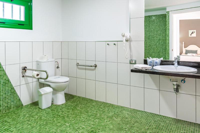 One-Bedroom Apartment 3 adults image 1
