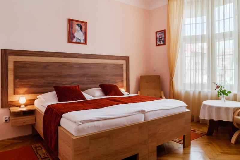 Deluxe Double Room image 2