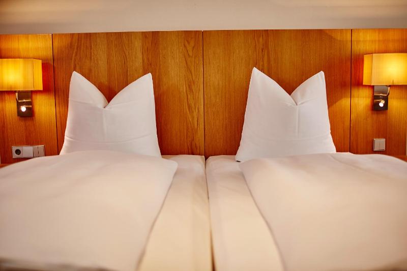 Double Room image 4