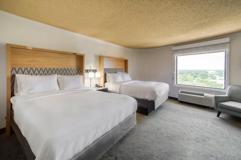 Standard Queen Room with Two Queen Beds image 3