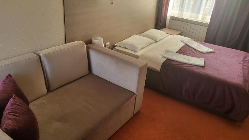 Double Room image 2