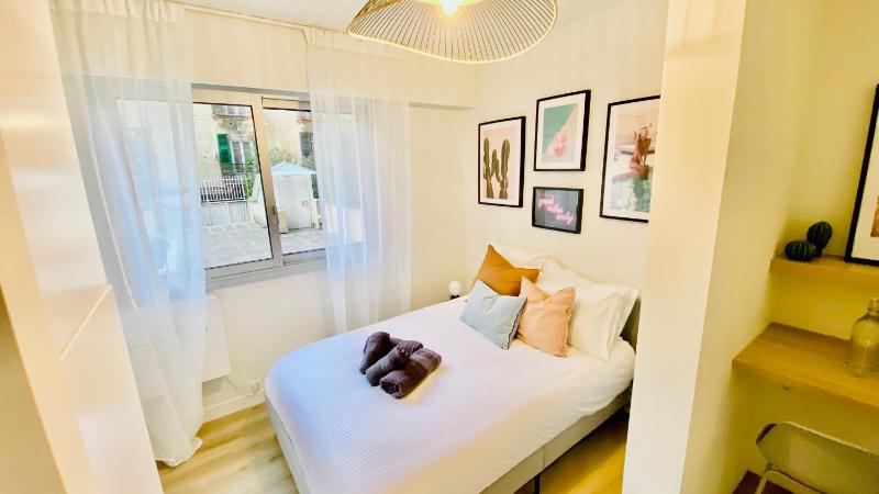New Designer Studio next to Casino Square with AC & Internet Images