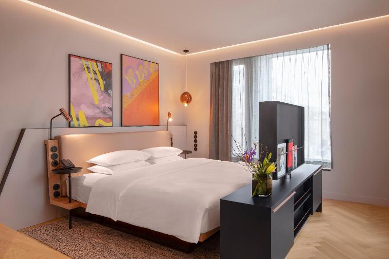 Andaz Suite image 2