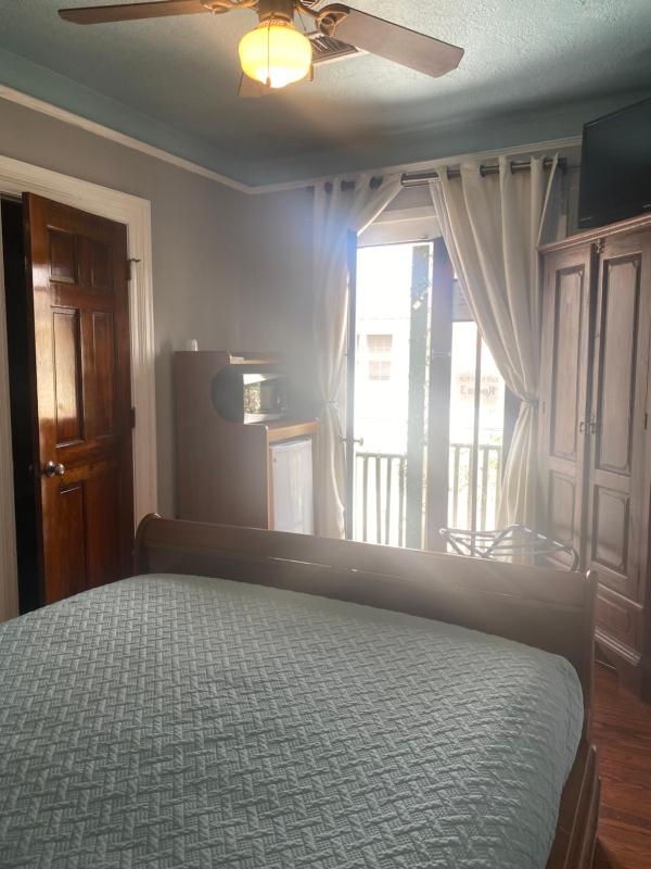 Queen Room with Balcony image 3
