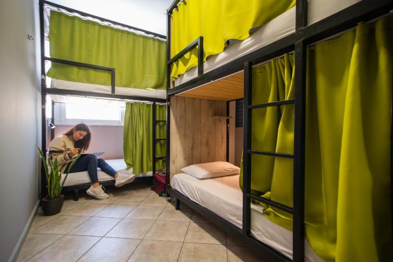 Bed in 6-Bed Dormitory Room image 3