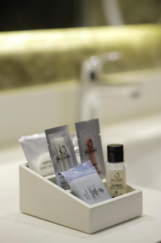 Deluxe Double or Twin Room image 4
