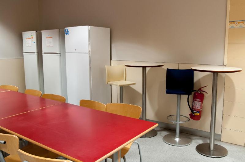 Barcelona Pere Tarres Youth Hostel - image 15