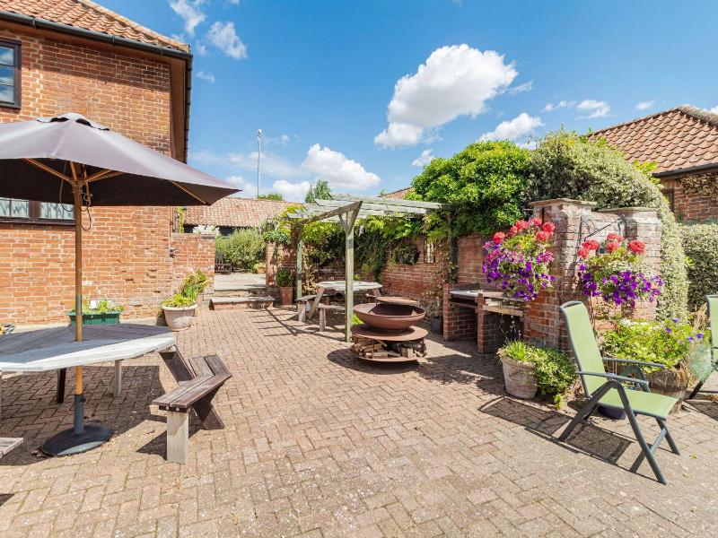 Punch Cottage - image 23