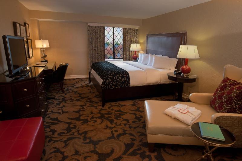 Executive King Room image 3
