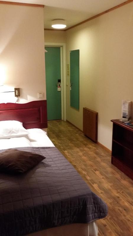 Single Room image 4