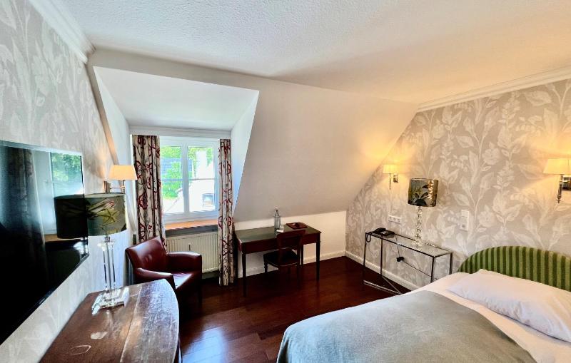 Single Room image 4