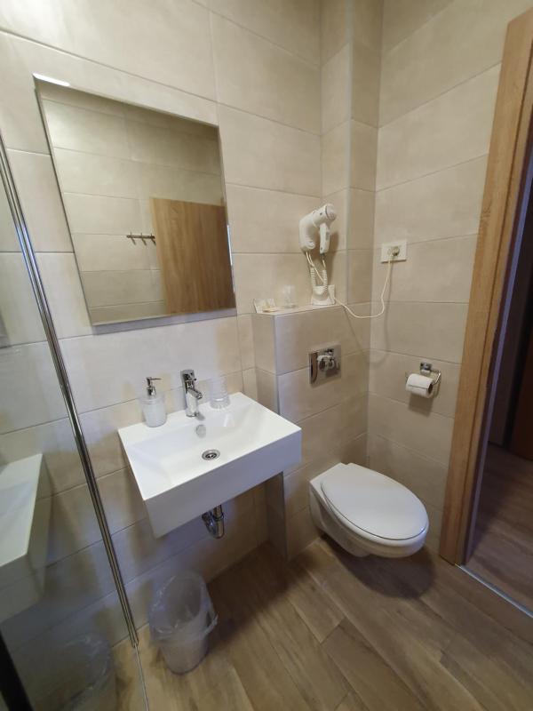 Deluxe Double Room with Balcony image 3