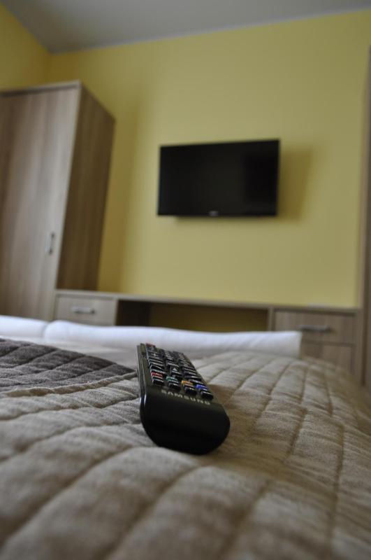 Standard Triple Room image 2