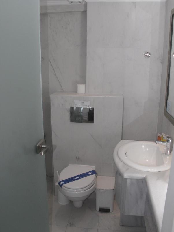 Standard Double Room image 4